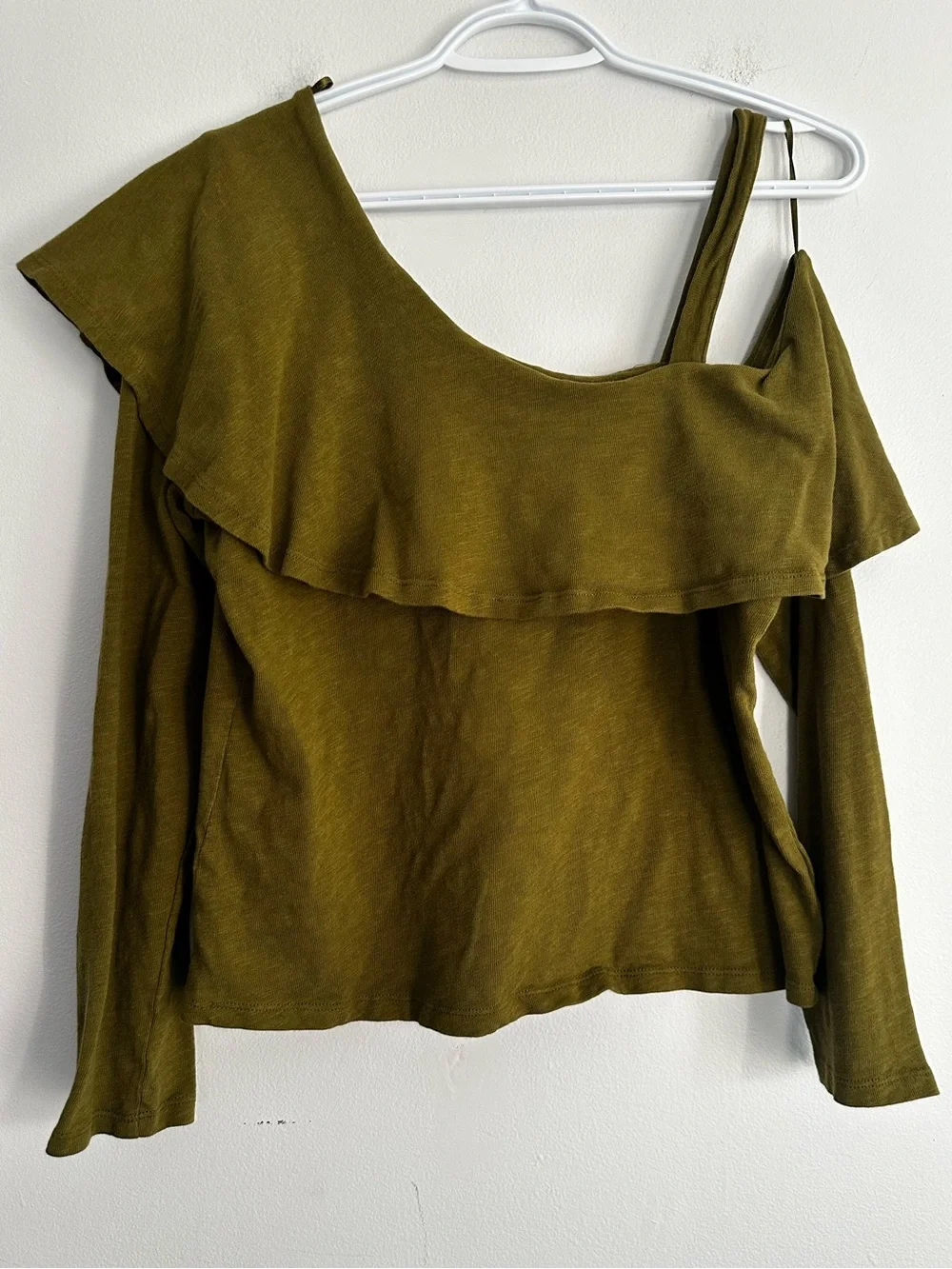 Postmark Anthropologie Olive Green Off-Shoulder Ruffle Top Size Large - Picture 2 of 9